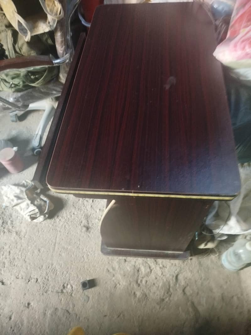 computer trolley 3