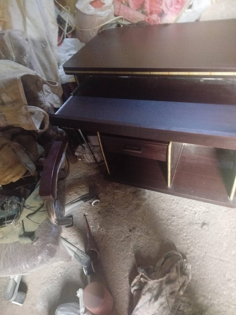 computer trolley 5