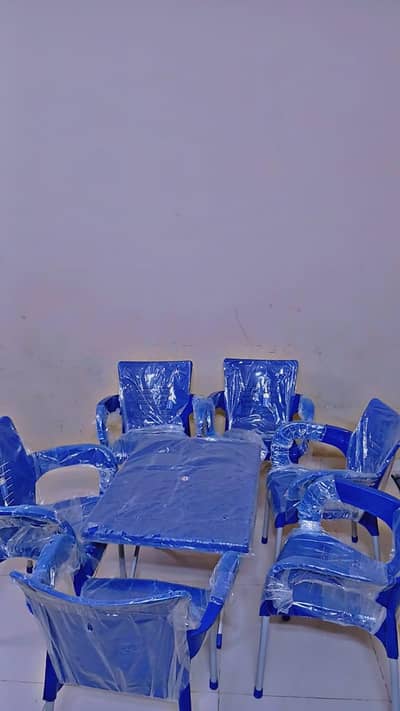Original Boss Foldable Table Set with 6 Chairs.      "new ,untouch"