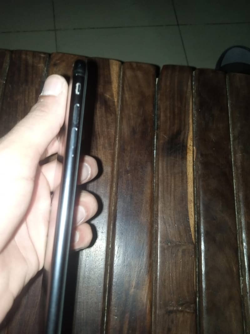 Apple iPhone 7 Plus 2