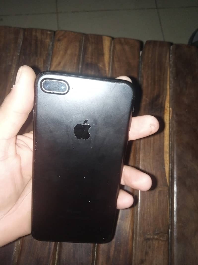 Apple iPhone 7 Plus 5