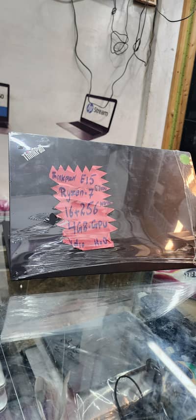 thinkpad e15 Ryzen 7 5700U 16/256 4gb gpu 15" 10/10