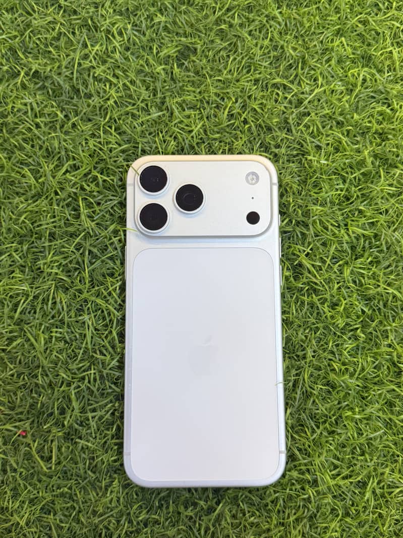 Iphone 17pro max 3