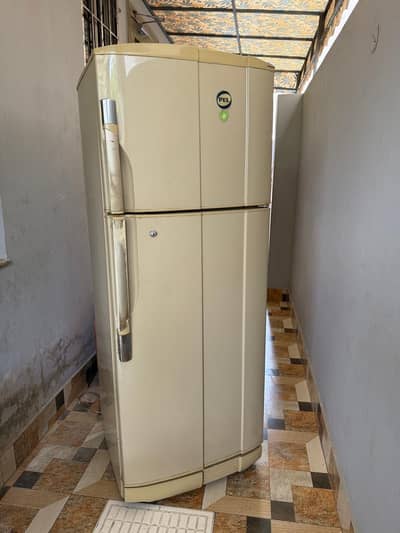 Pel full size fridge