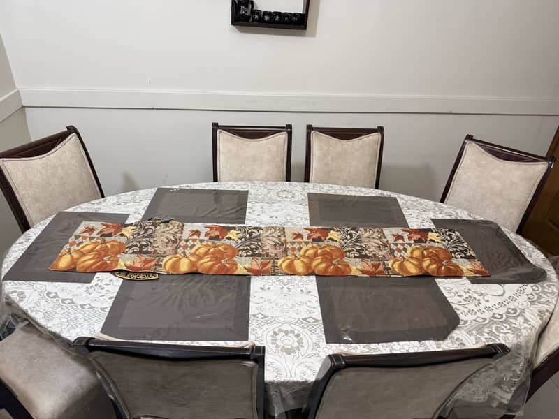DINING TABLE 0