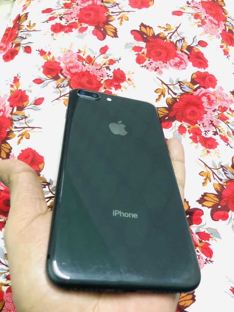 Apple iPhone 8 Plus 0