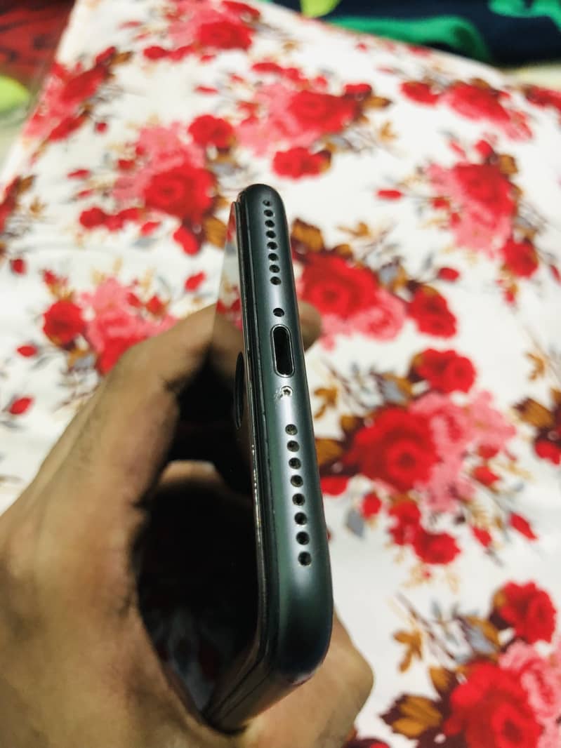 Apple iPhone 8 Plus 5