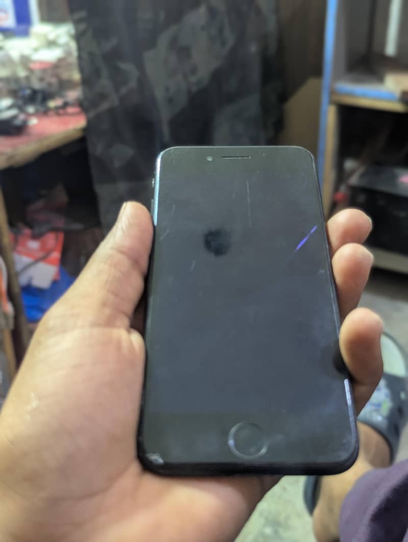Apple iPhone 7 1