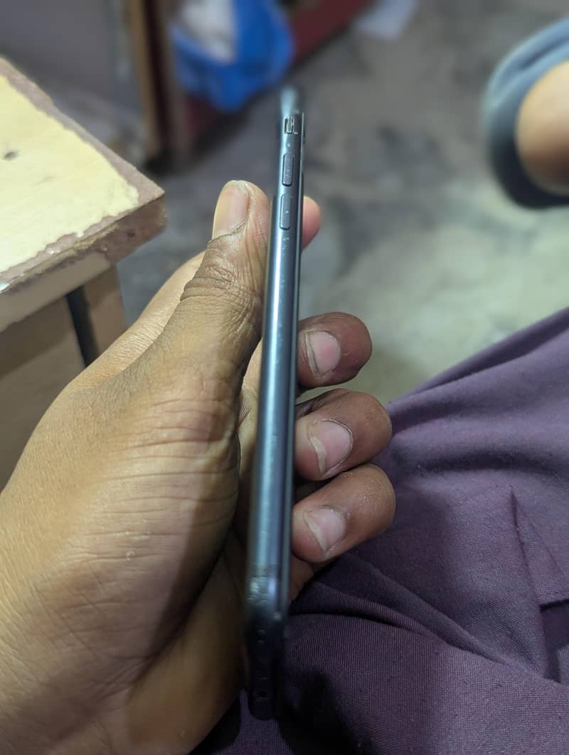 Apple iPhone 7 2