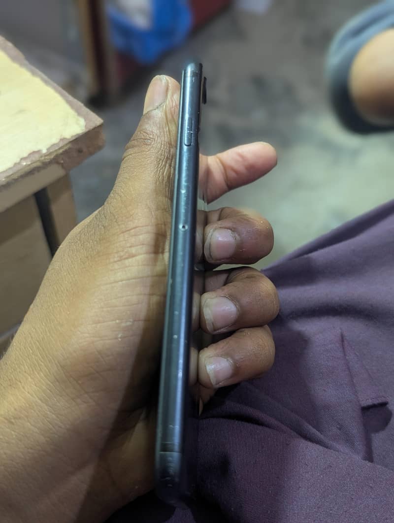 Apple iPhone 7 3