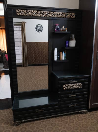 Dressing Table with Full Length Mirror and 4 drawers
