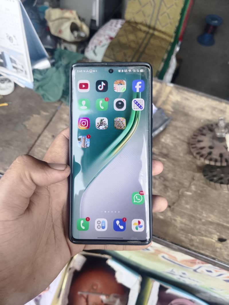 Tecno CAMON 40 Pro 2