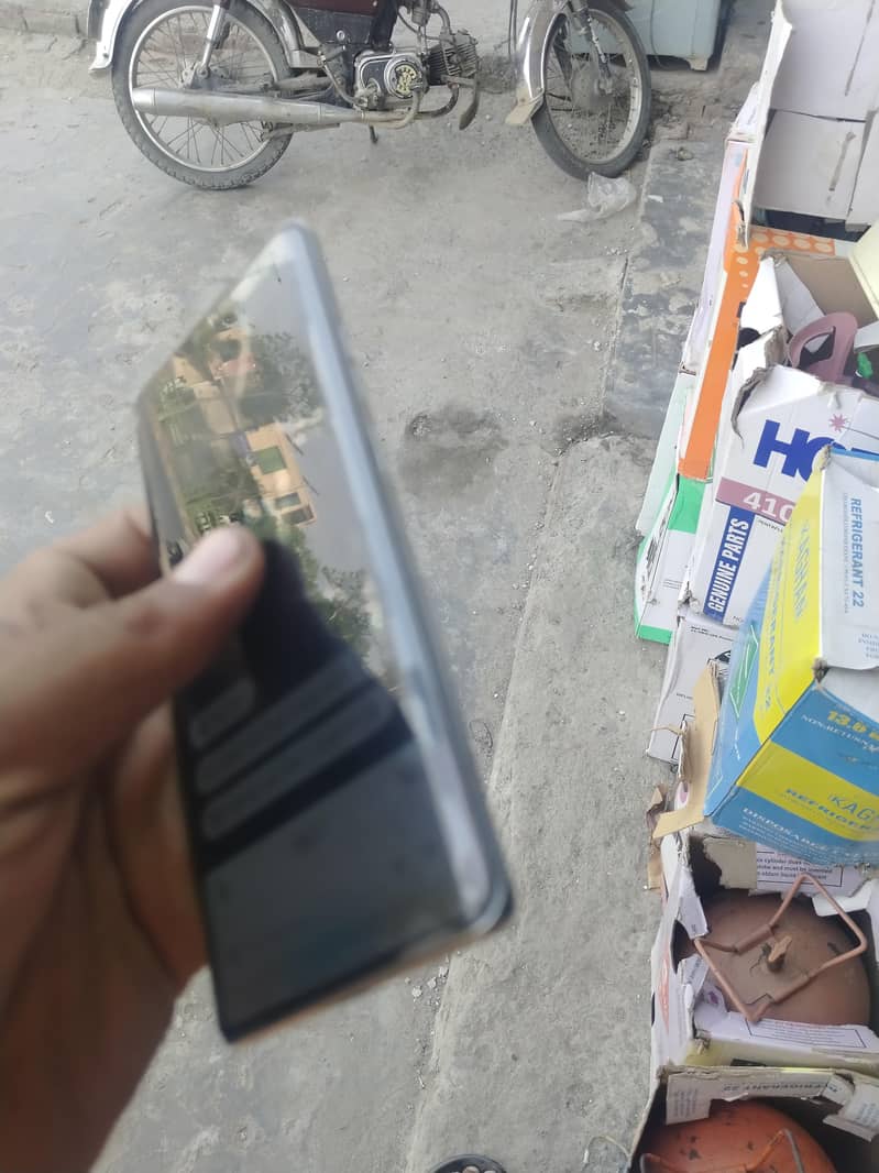 Tecno CAMON 40 Pro 6