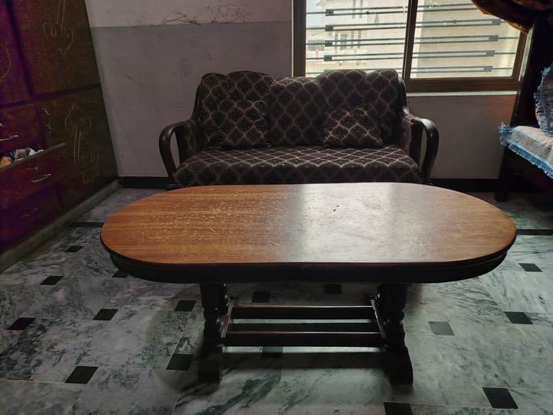 DINING TABLE 0