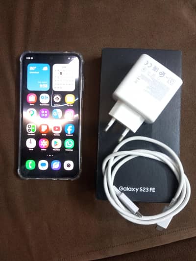 Samsung Galaxy S23 FE 8/128GB Non PTA Factory Unlock Box & Charger