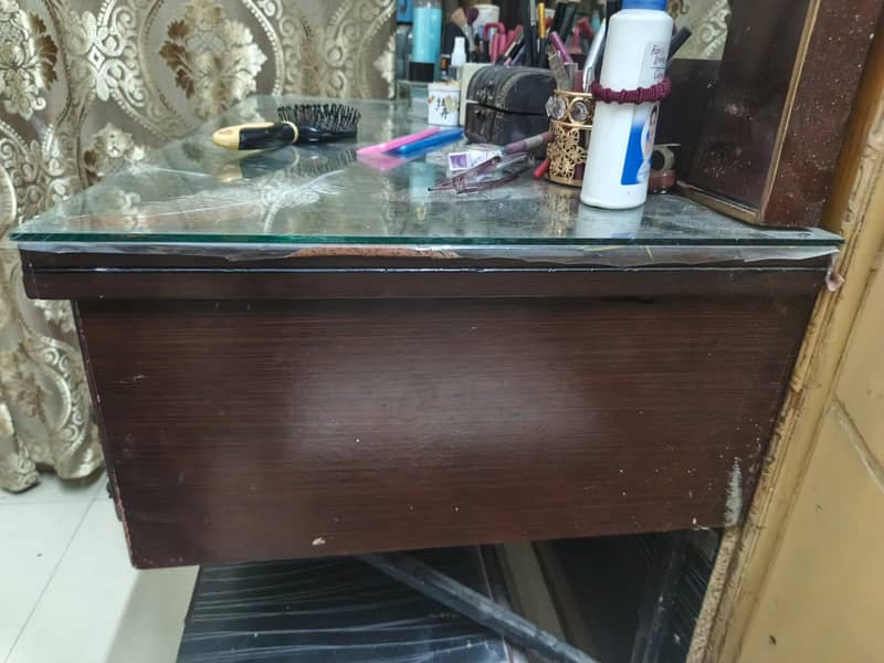 dressing table 1