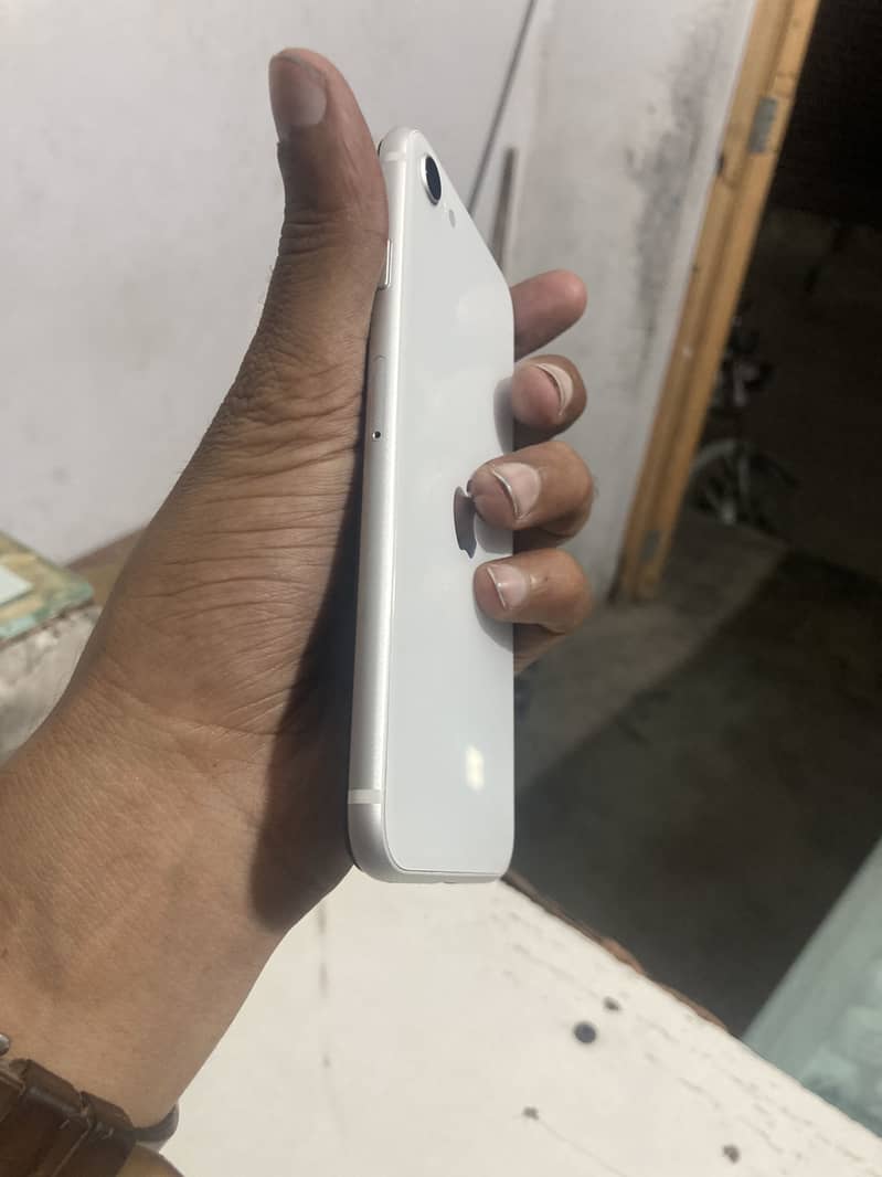 Apple iPhone SE 3