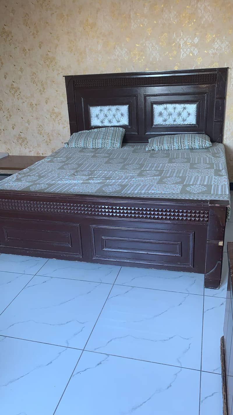 Bed with Dressing 0