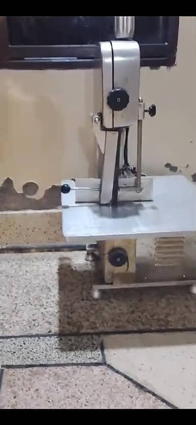 Meat cutter