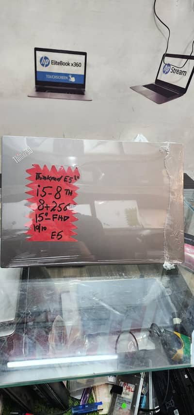 thinkpad e580 i5 8th 8/256 15" metal body silver 10/10
