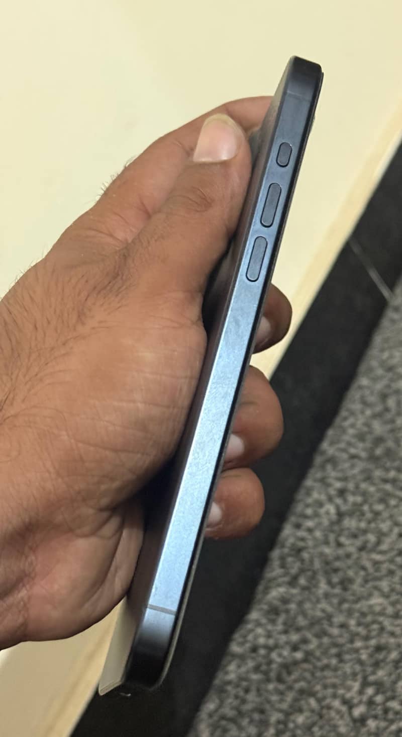 iPhone 15 Pro Max 3