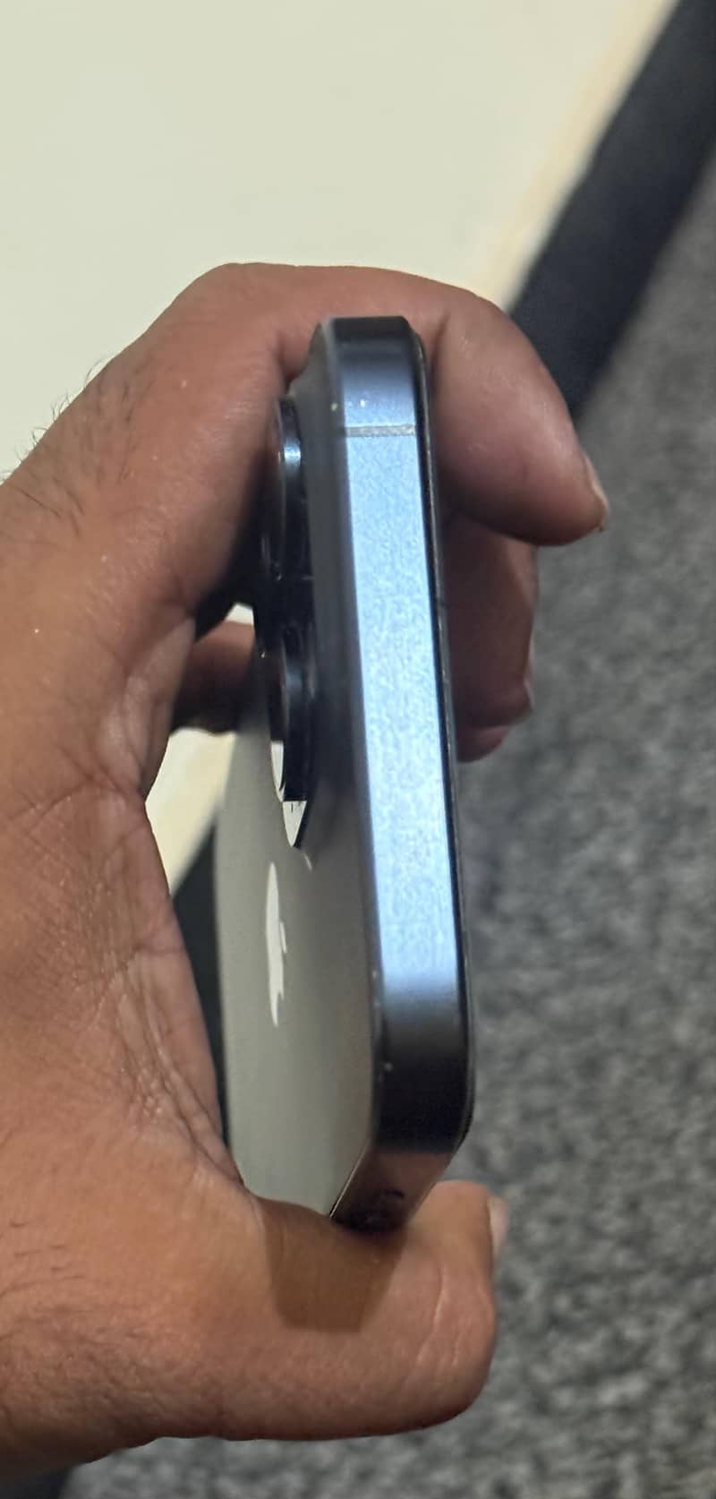 iPhone 15 Pro Max 4