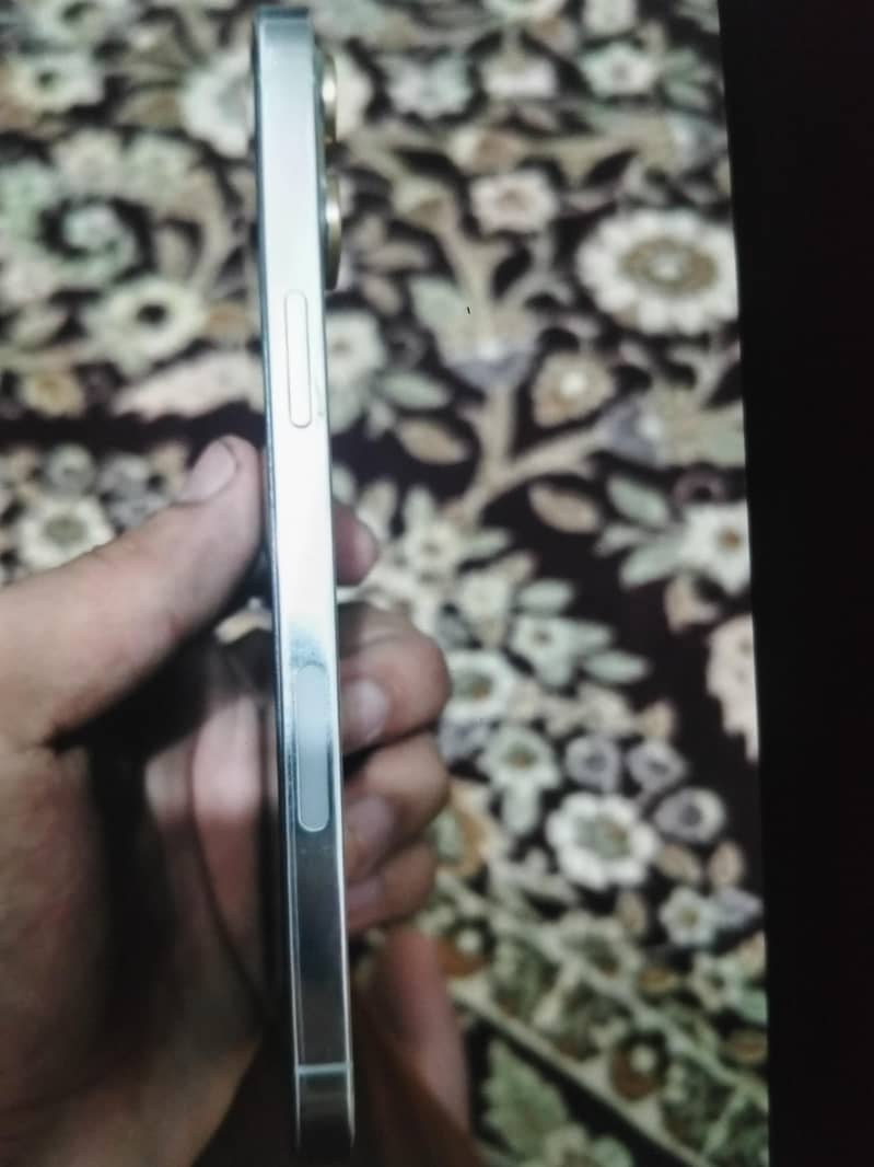 iphone 12 pr max 3