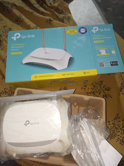 I'm selling my TP-Link router just 2 to 3 month used condition 10/9
