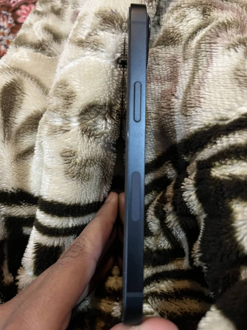 Iphone 13 4