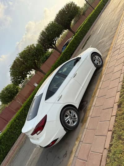 Hyundai Elantra 2021