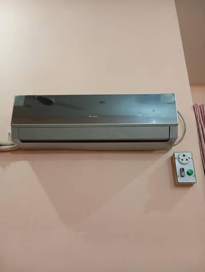 Gree AC 1.5 Ton Air conditioner Grey