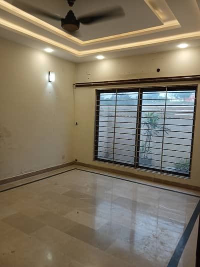 GULBERG RESIDENCIA 7M FULL HOUSE FOR RENT