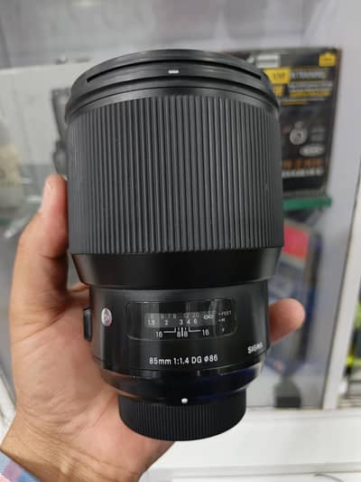 sigma lens 85mm 1.4 Nikon mount