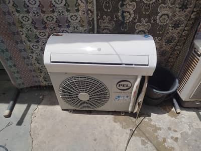 bilkul ok AC hay gass full hay janiyan hay bilkul colling pay hay