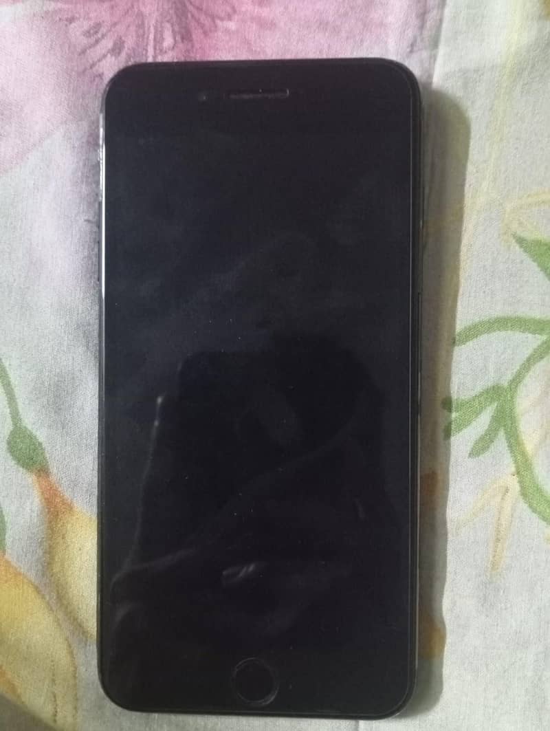 Apple iPhone 7 Plus 1