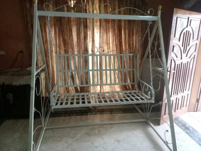 swinging jhula