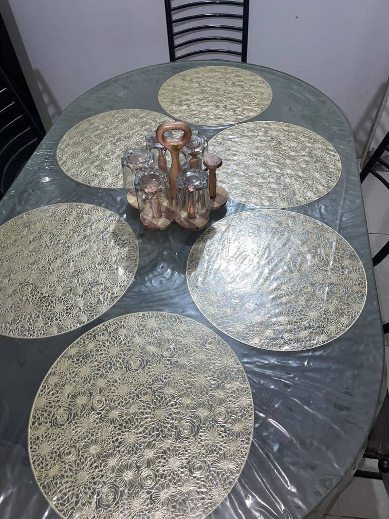 DINING TABLE 3