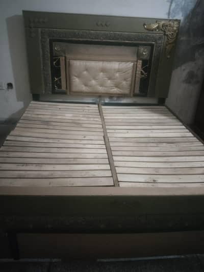 bed with Dressing & 1 side tabel