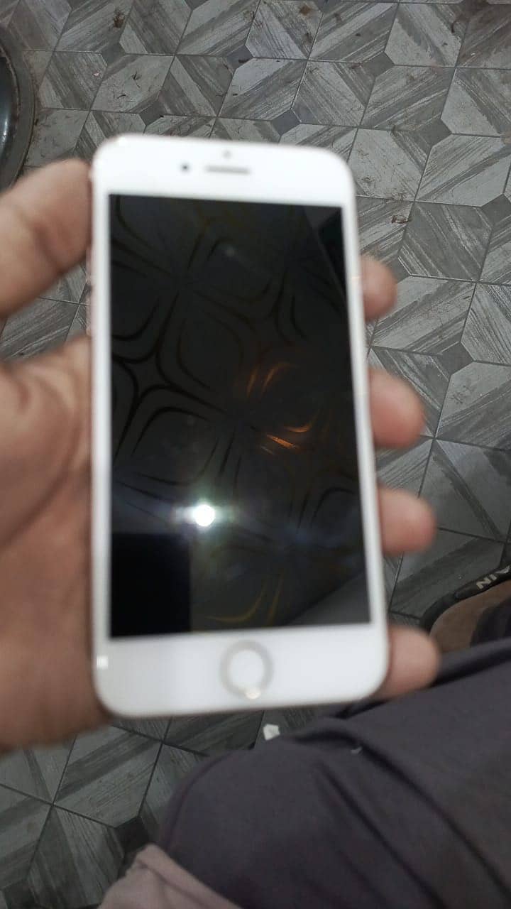 Apple iPhone 7 2