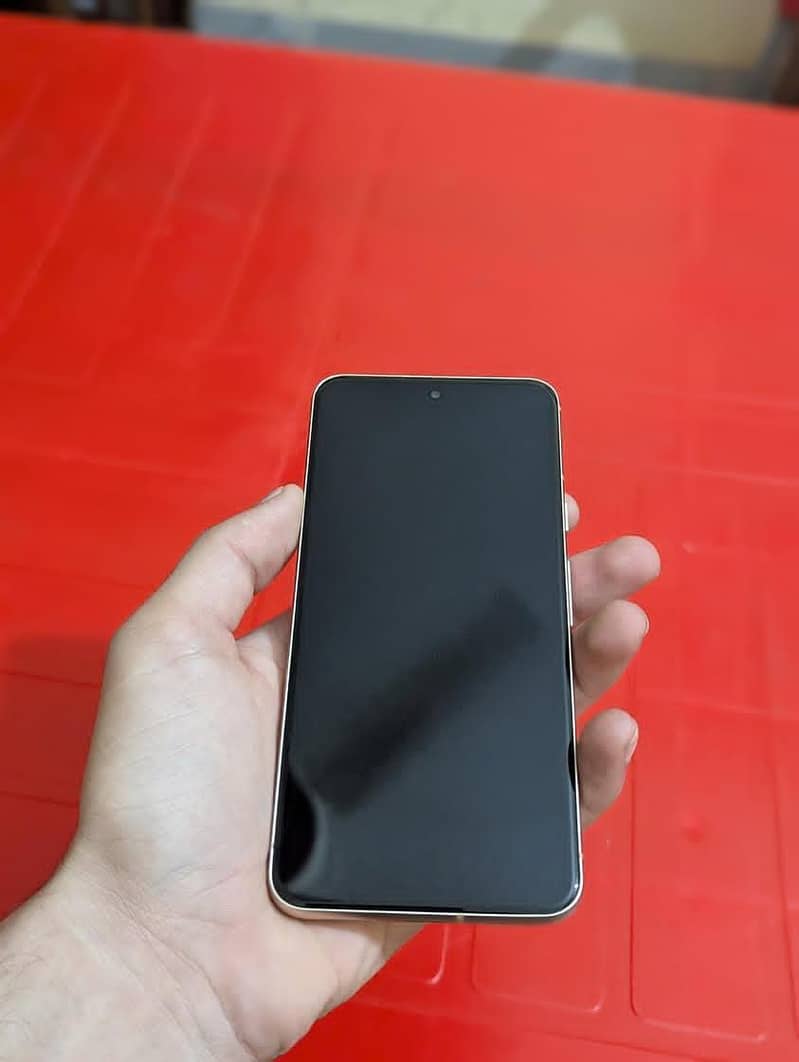 Google Pixel 8 4
