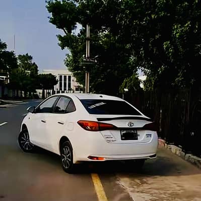 Ductail spoiler yaris black colour