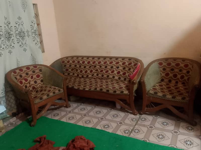 Sofa in good condition 2