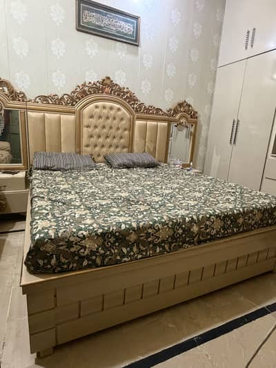 Bed for sale look like brand new