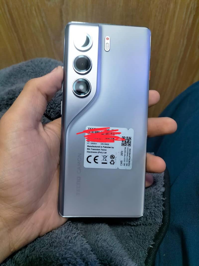 Tecno CAMON 40 Pro 0