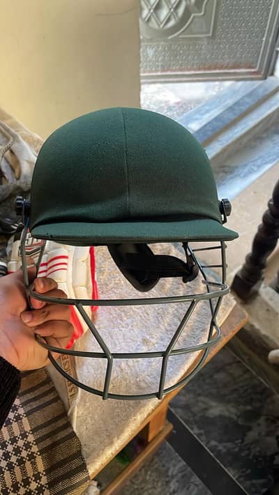 Hard ball cricket kit 10 by 9 bat k ilwa kit purae ha sırf 1 month