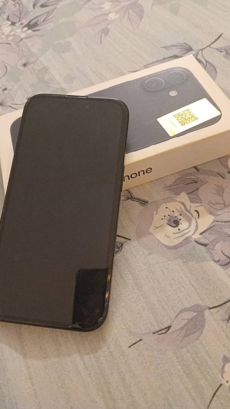 Apple iPhone 16 5