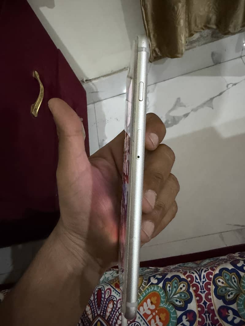 Apple iPhone 7 Plus 1