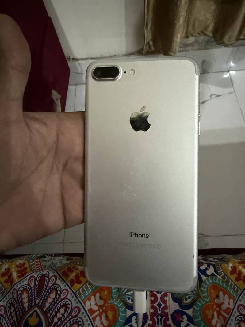 Apple iPhone 7 Plus 2