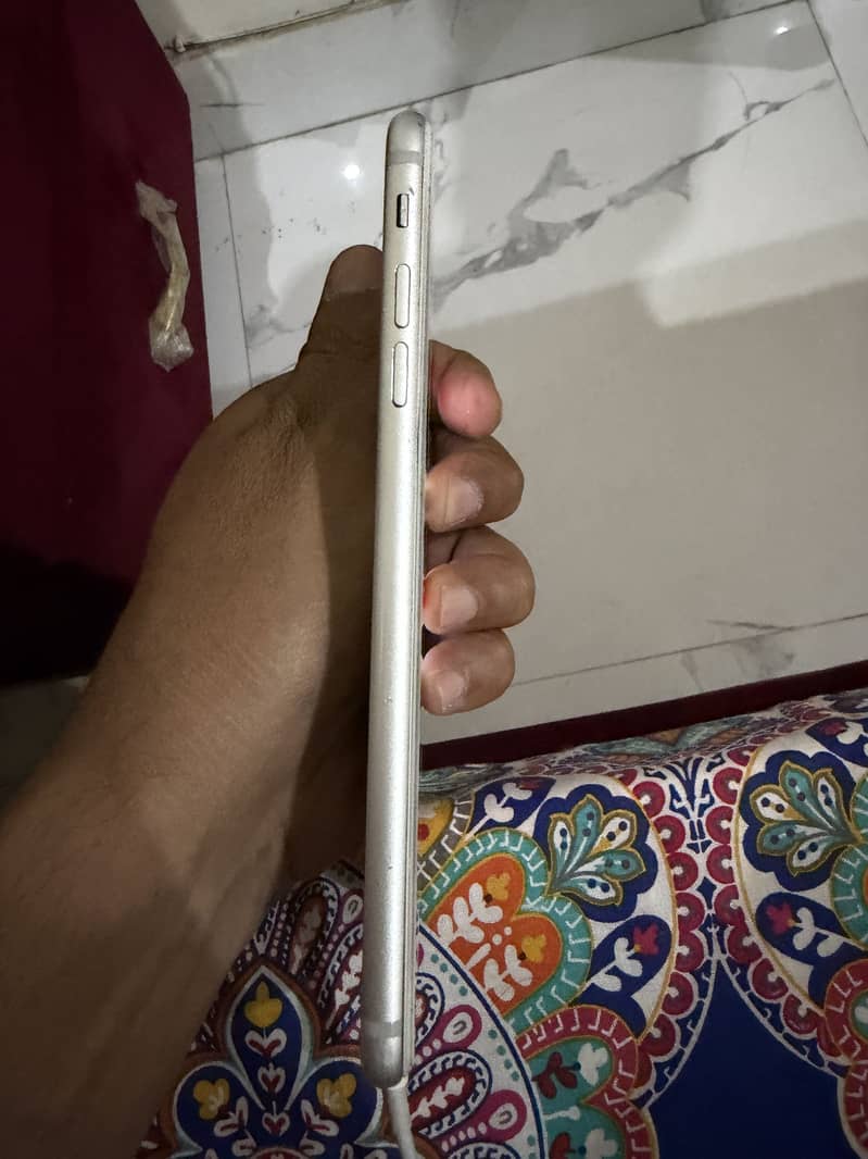 Apple iPhone 7 Plus 3