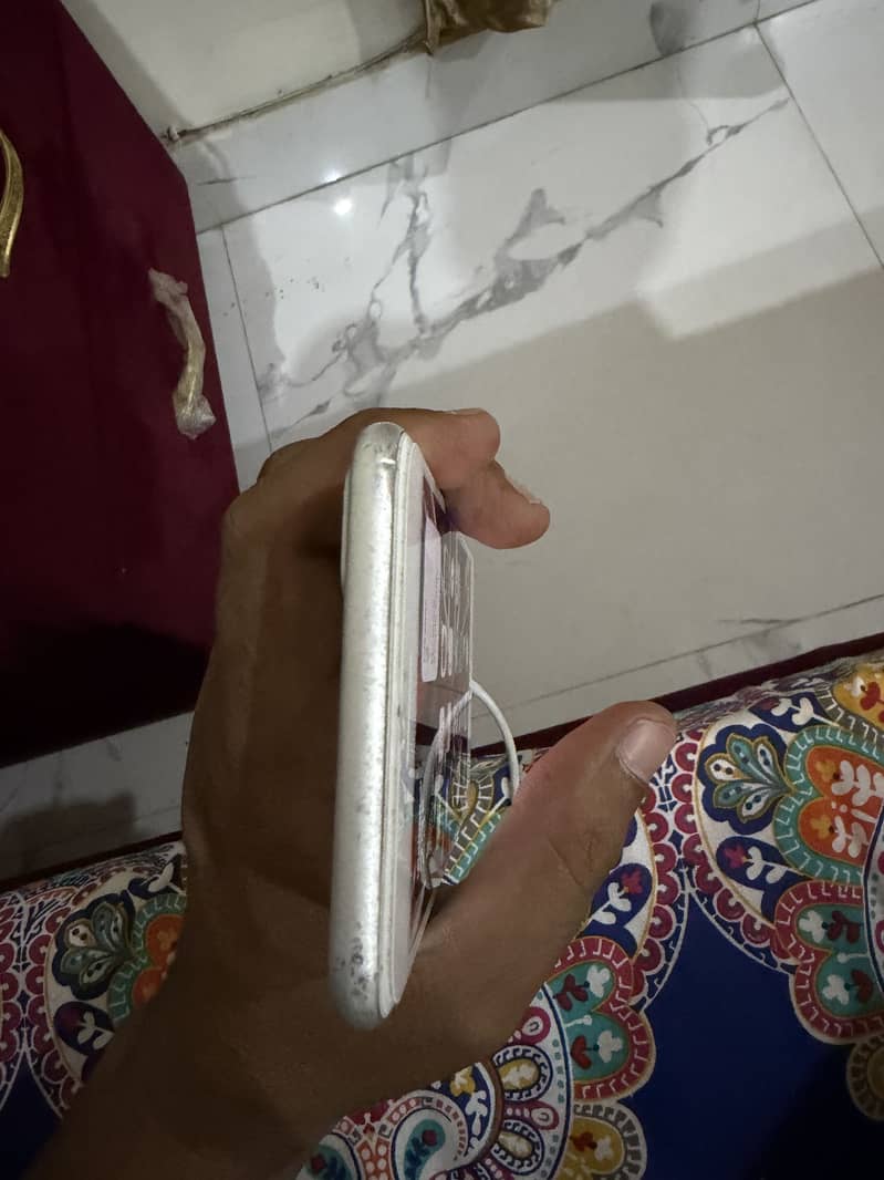 Apple iPhone 7 Plus 5